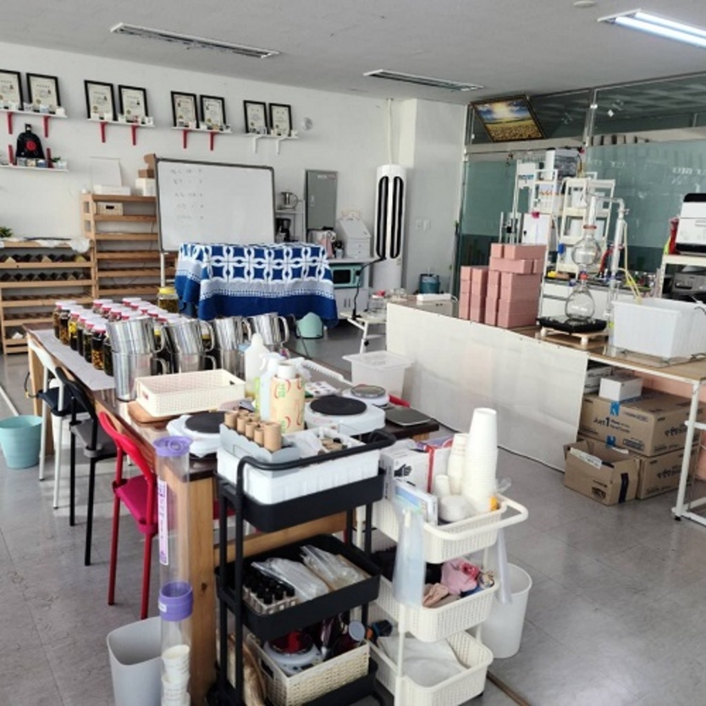 https://www.celmadekorea.com/wp-content/uploads/product_image/SKU_2XVWHXC_6AI9Q7A_8.jpg